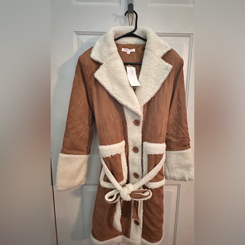 Hot and delicious brand camel suede coat. Size Medium